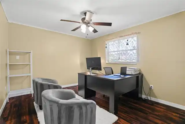 Listing Photo 12