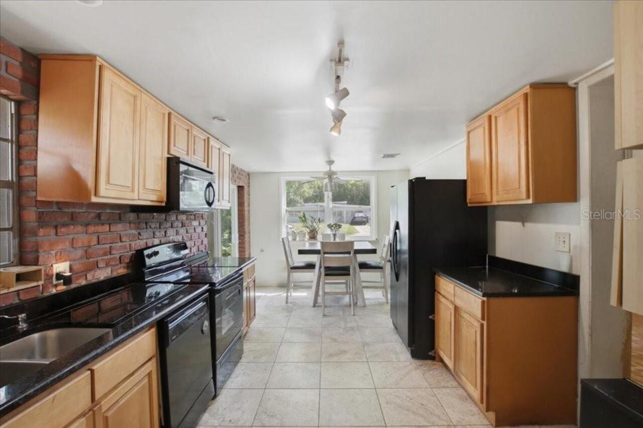 Listing Photo 5