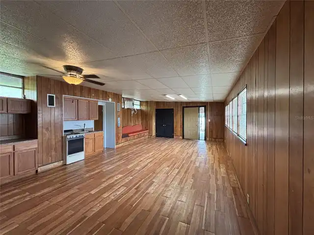 Listing Photo 8