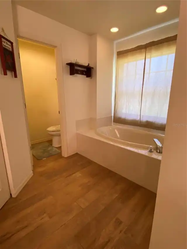 Listing Photo 17