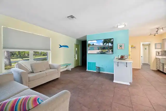 Listing Photo 7