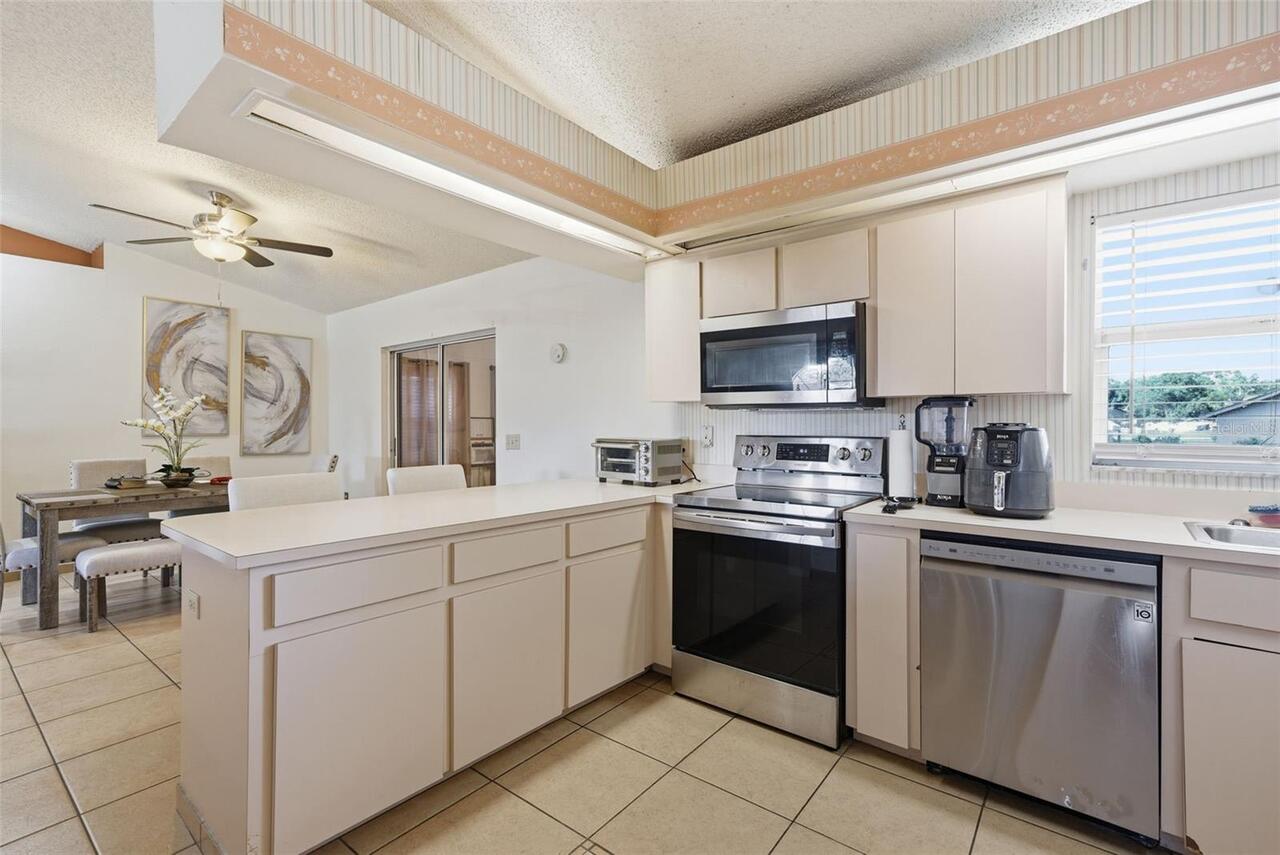 Listing Photo 10