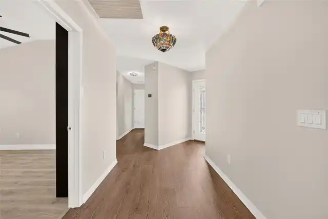 Listing Photo 12