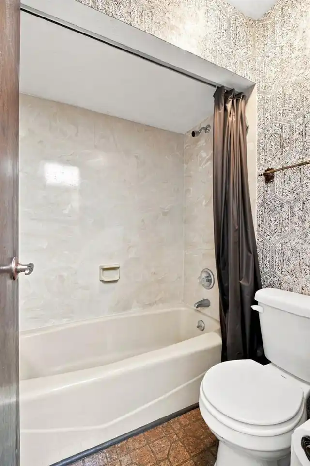 Listing Photo 35