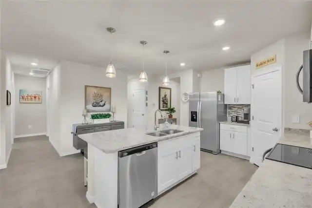 Listing Photo 8