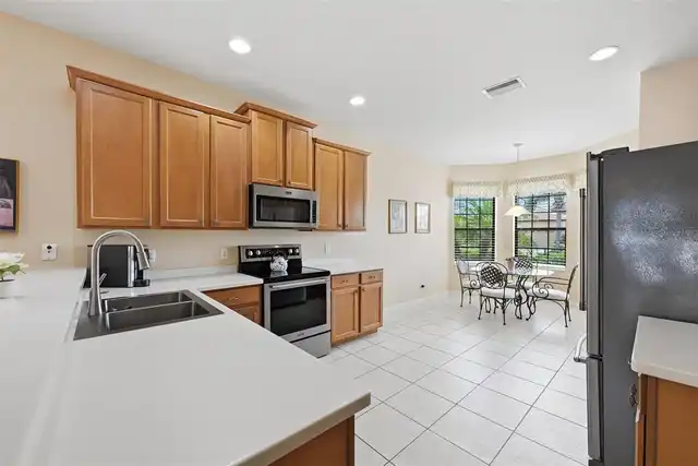 Listing Photo 10