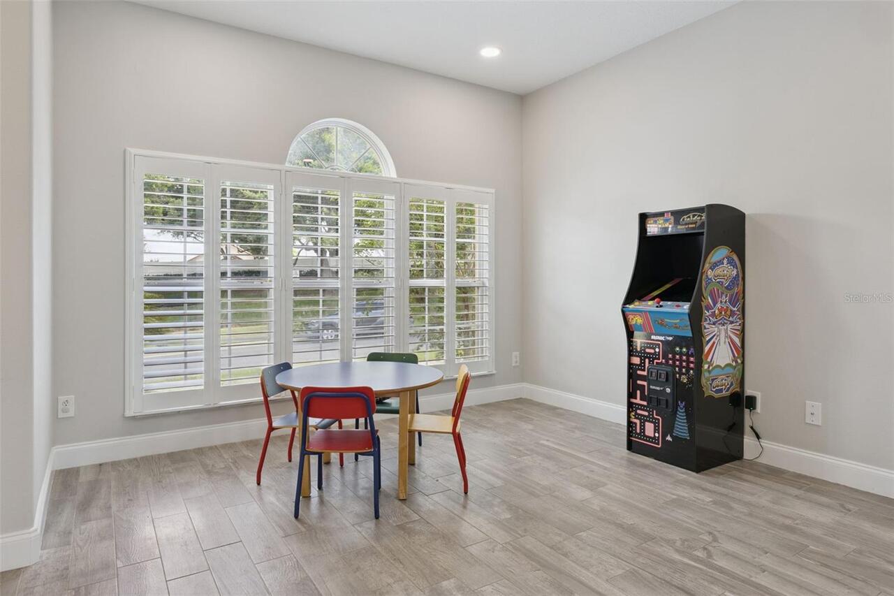 Listing Photo 10