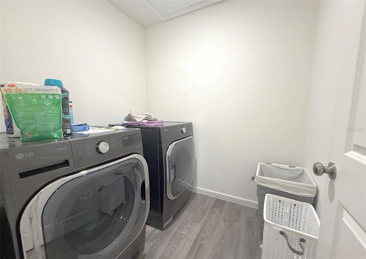 Listing Photo 12