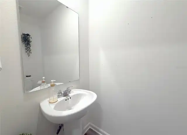 Listing Photo 9