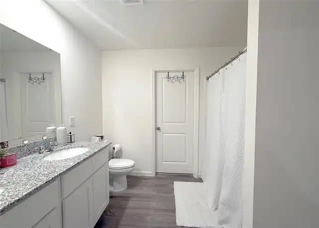 Listing Photo 16