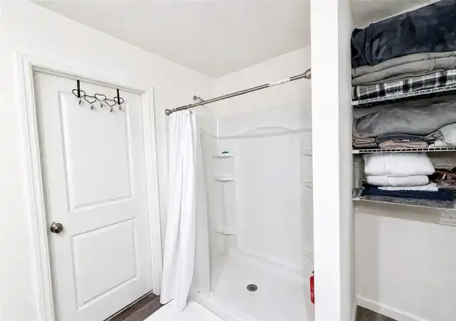 Listing Photo 17