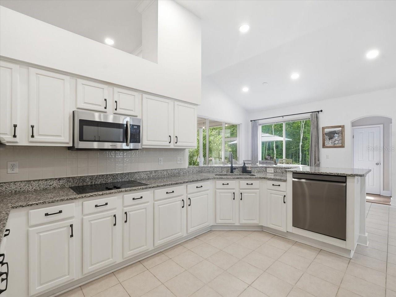 Listing Photo 10