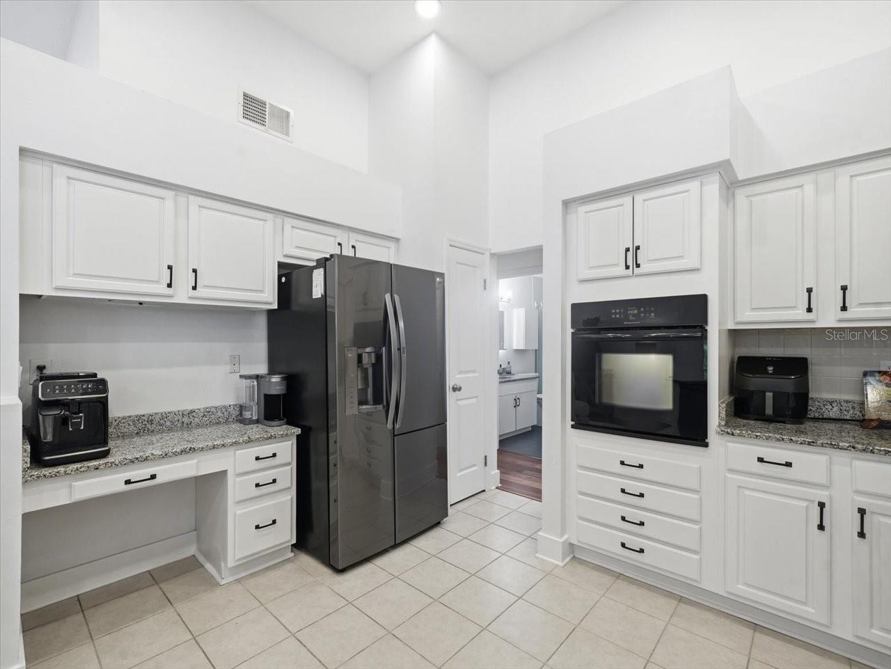Listing Photo 12
