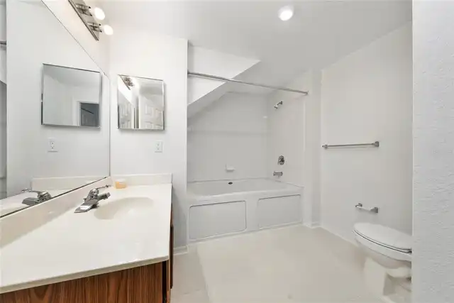 Listing Photo 16