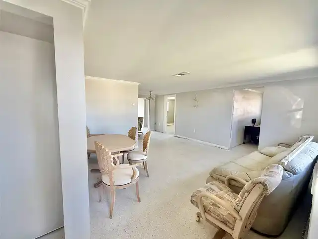 Listing Photo 10