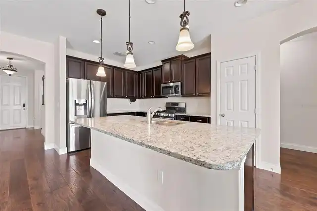 Listing Photo 10