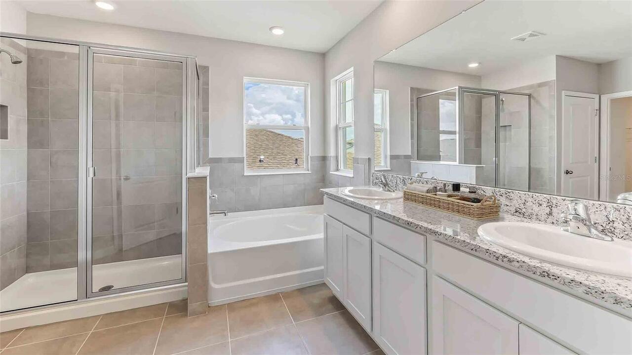 Listing Photo 11