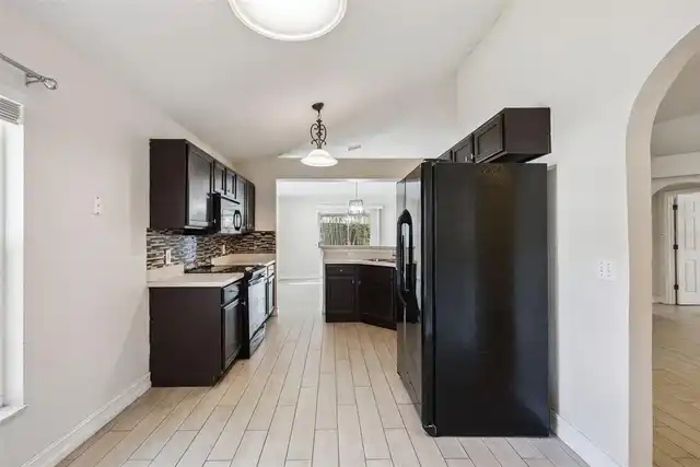 Listing Photo 15