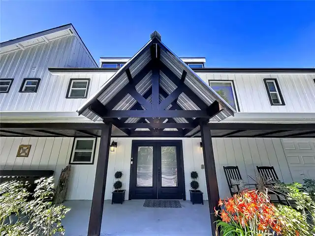 Listing Photo 12