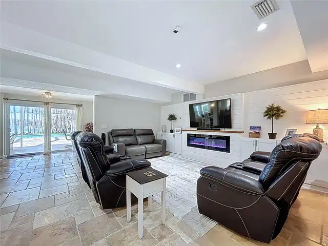 Listing Photo 19