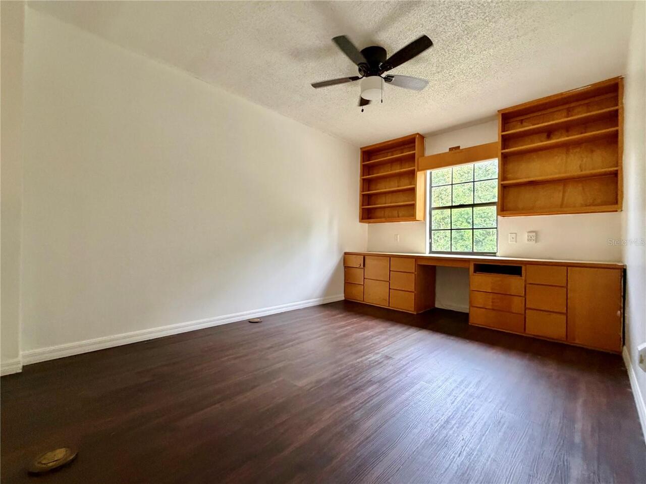 Listing Photo 11