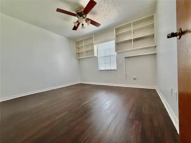 Listing Photo 14