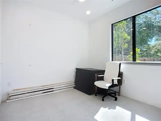 Listing Photo 28