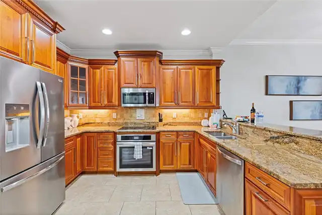 Listing Photo 8