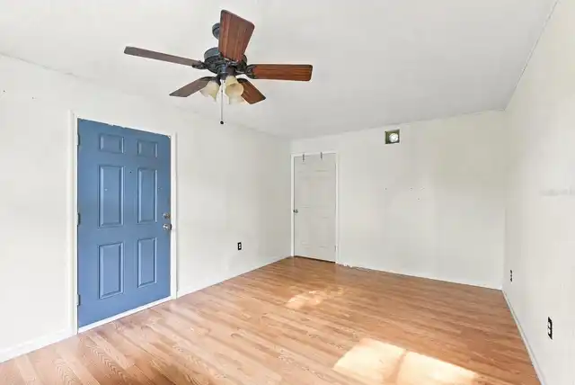Listing Photo 8