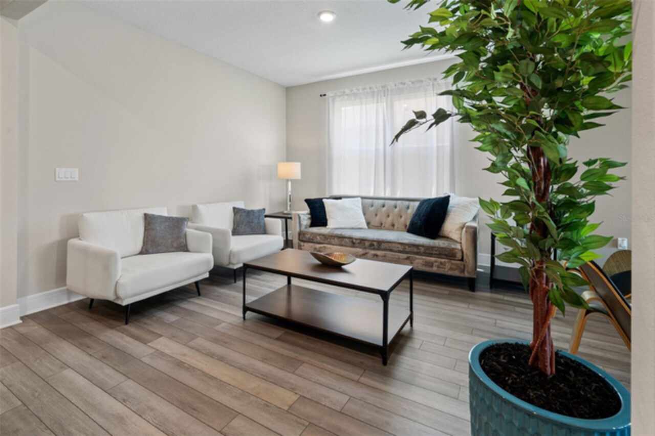 Listing Photo 11