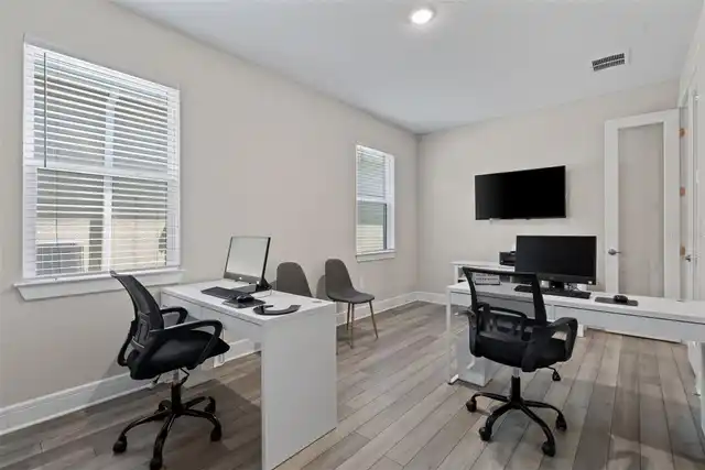 Listing Photo 8