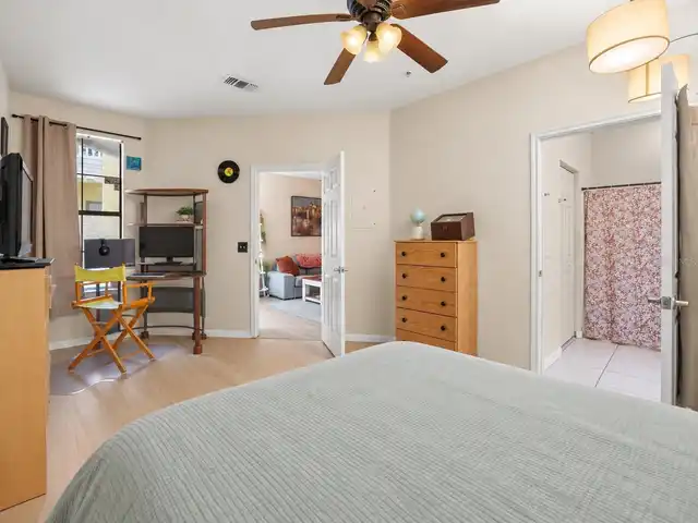 Listing Photo 11