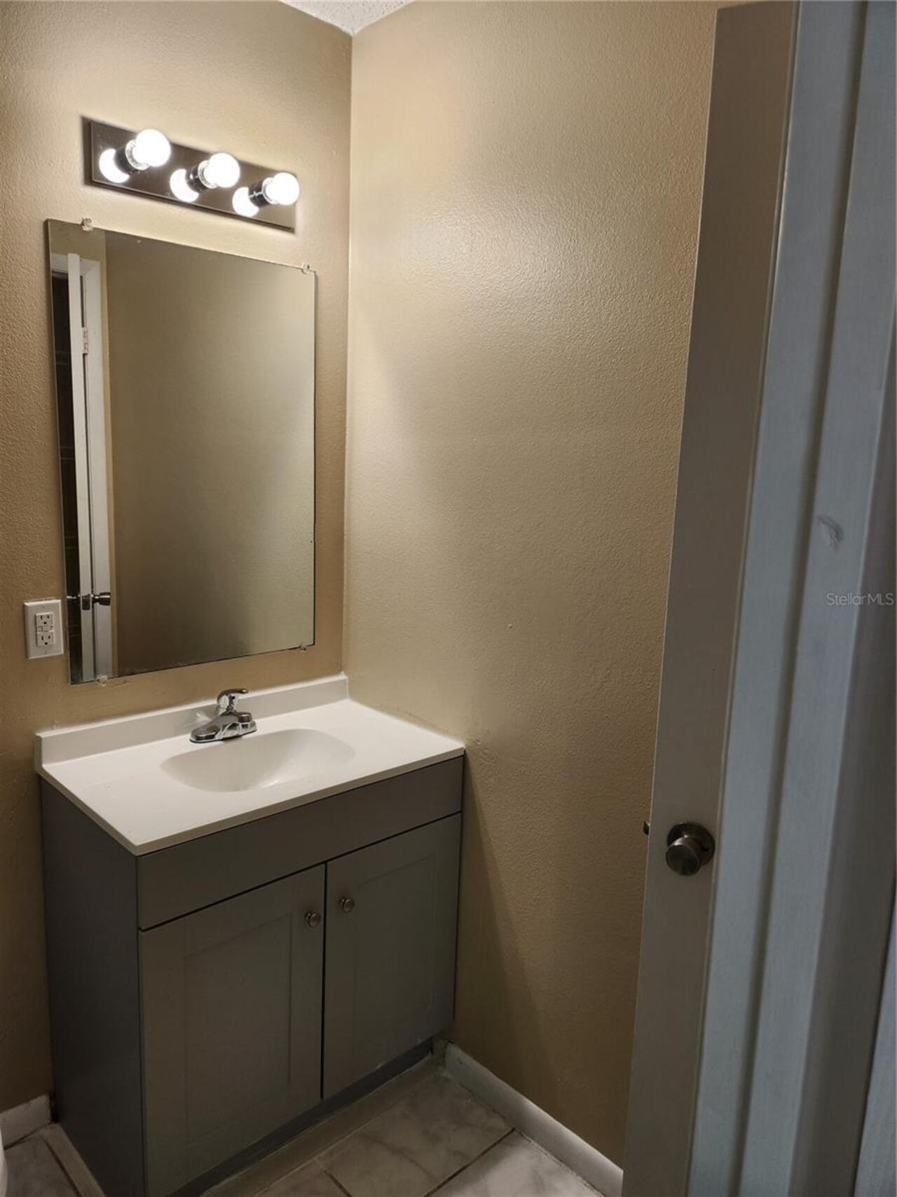 Listing Photo 9