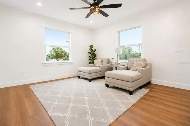 Listing Photo 14