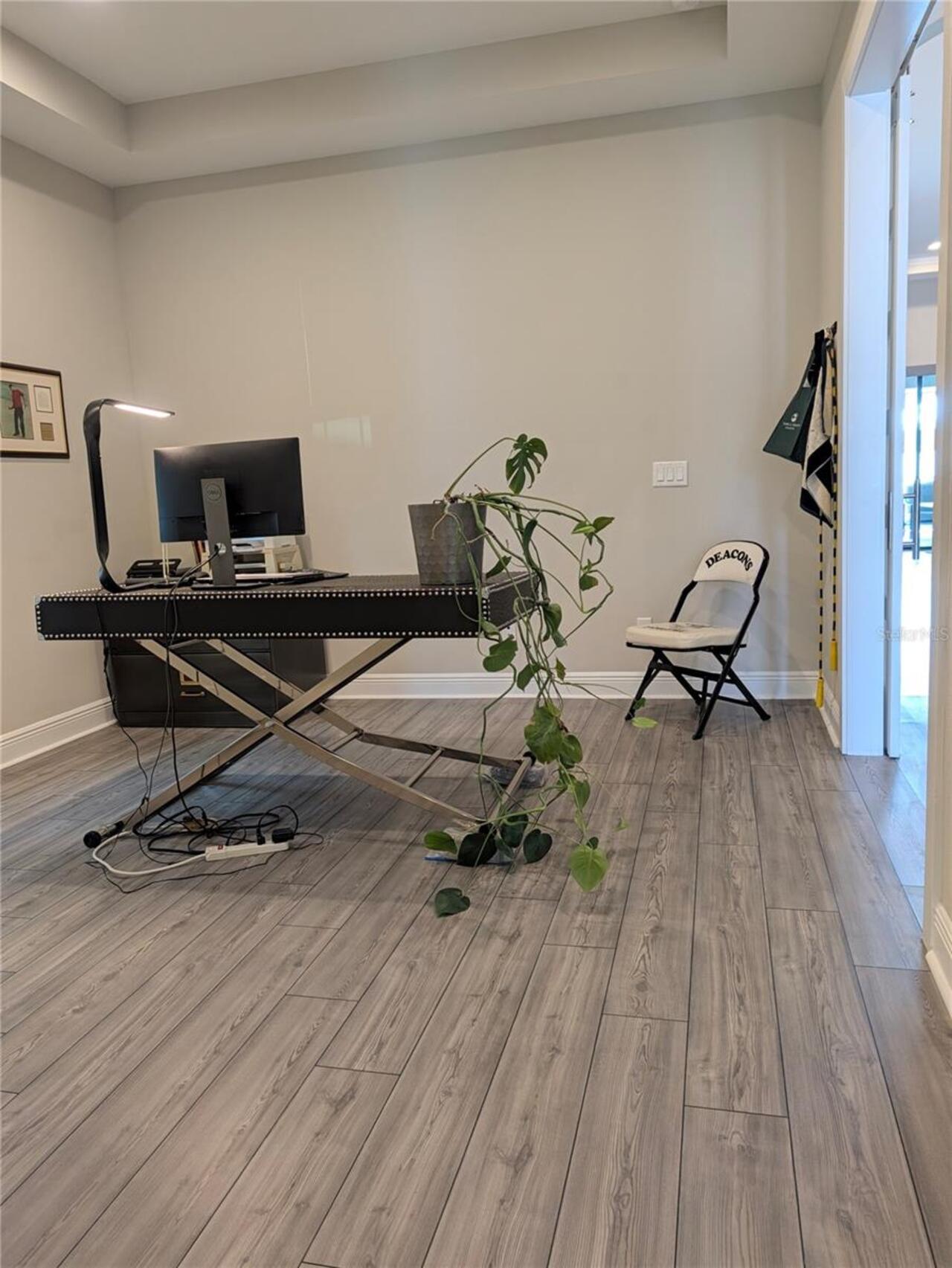 Listing Photo 11