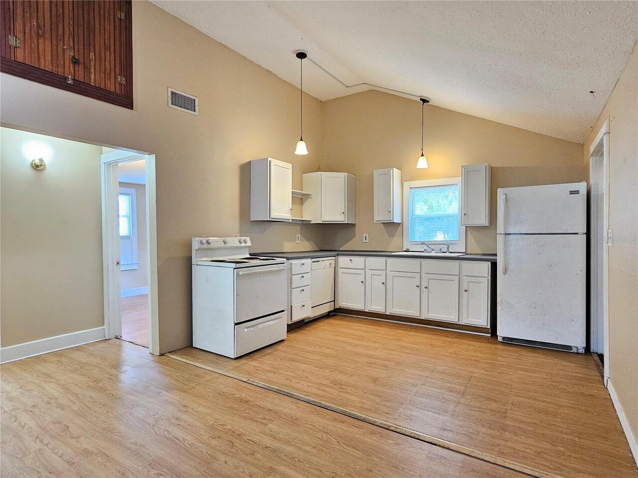 Listing Photo 6