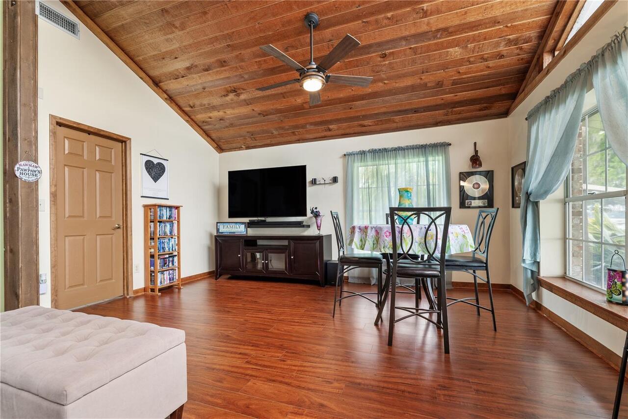 Listing Photo 14
