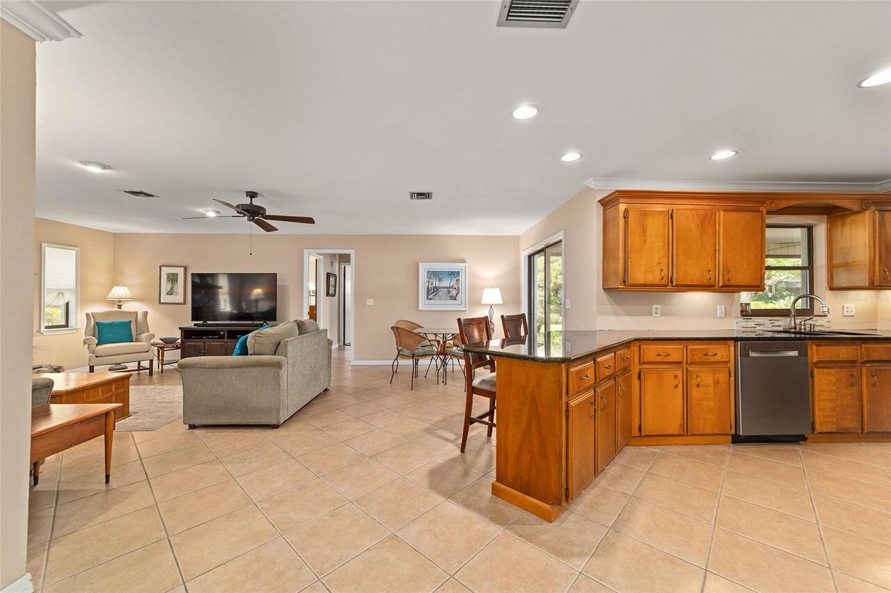Listing Photo 8