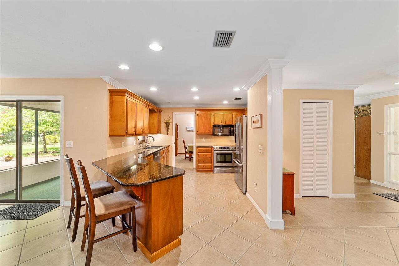 Listing Photo 12