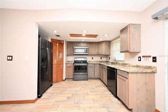 Listing Photo 7