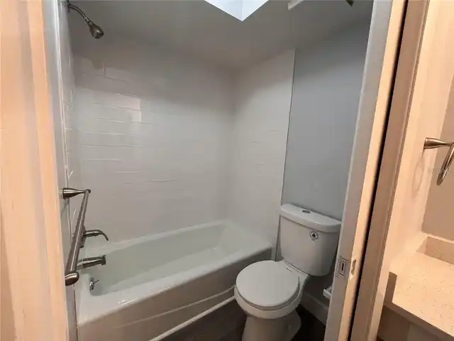 Listing Photo 11