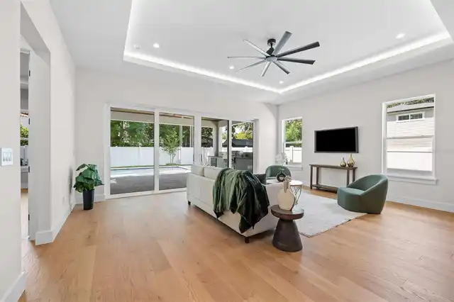 Listing Photo 11