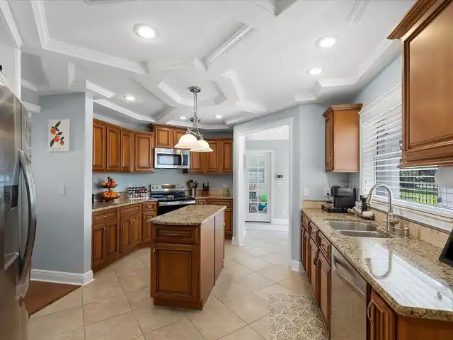 Listing Photo 6