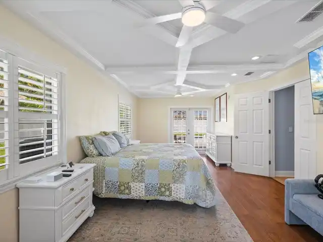 Listing Photo 12