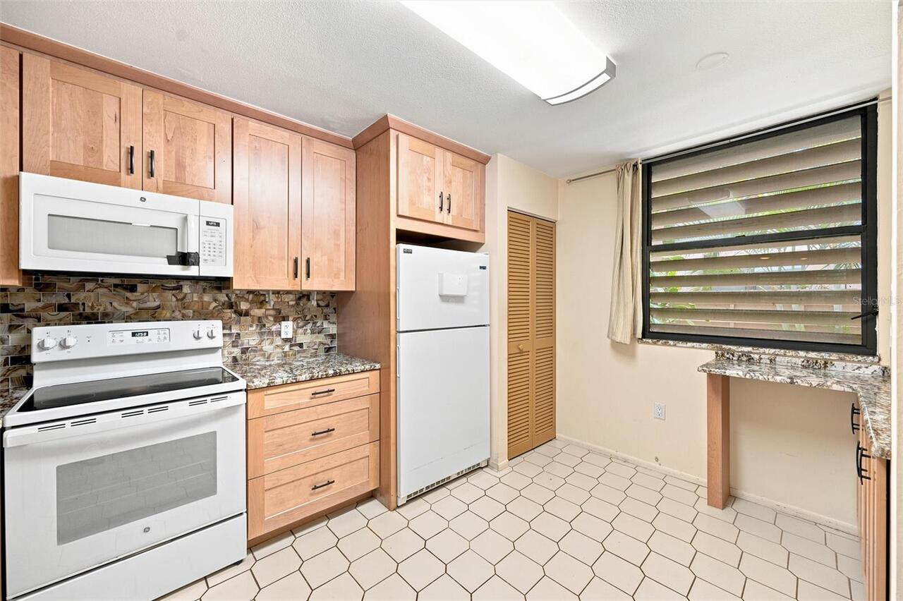 Listing Photo 9
