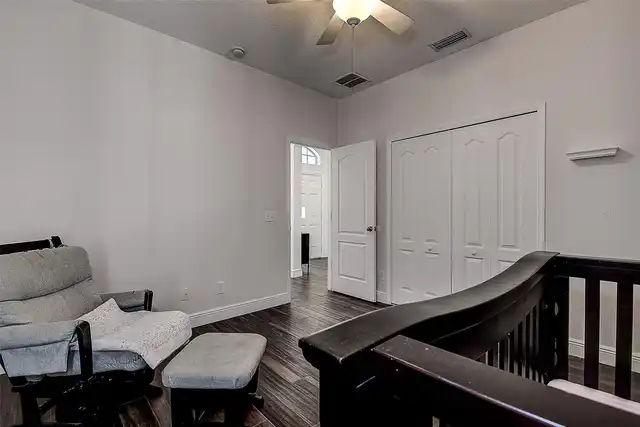 Listing Photo 12