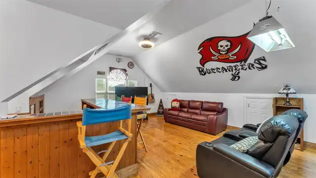Listing Photo 10