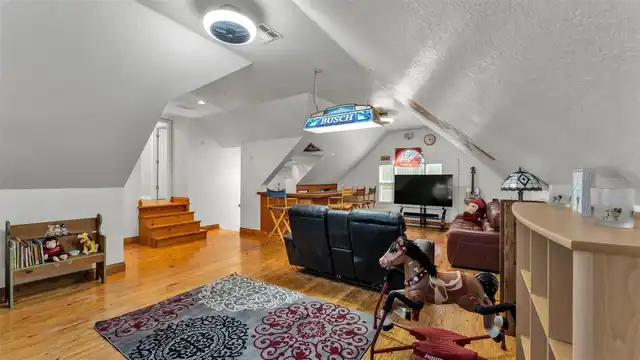 Listing Photo 11