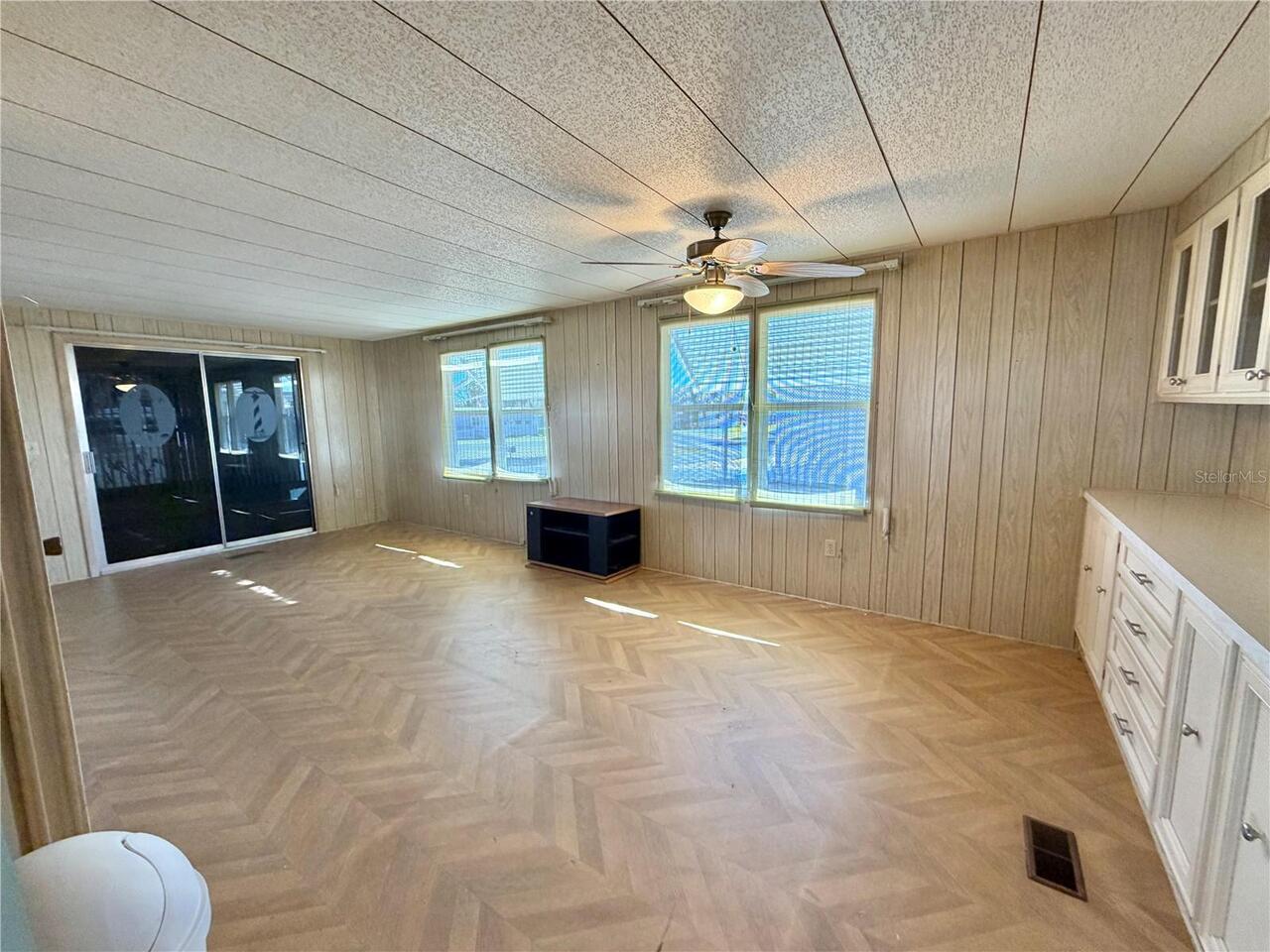 Listing Photo 7