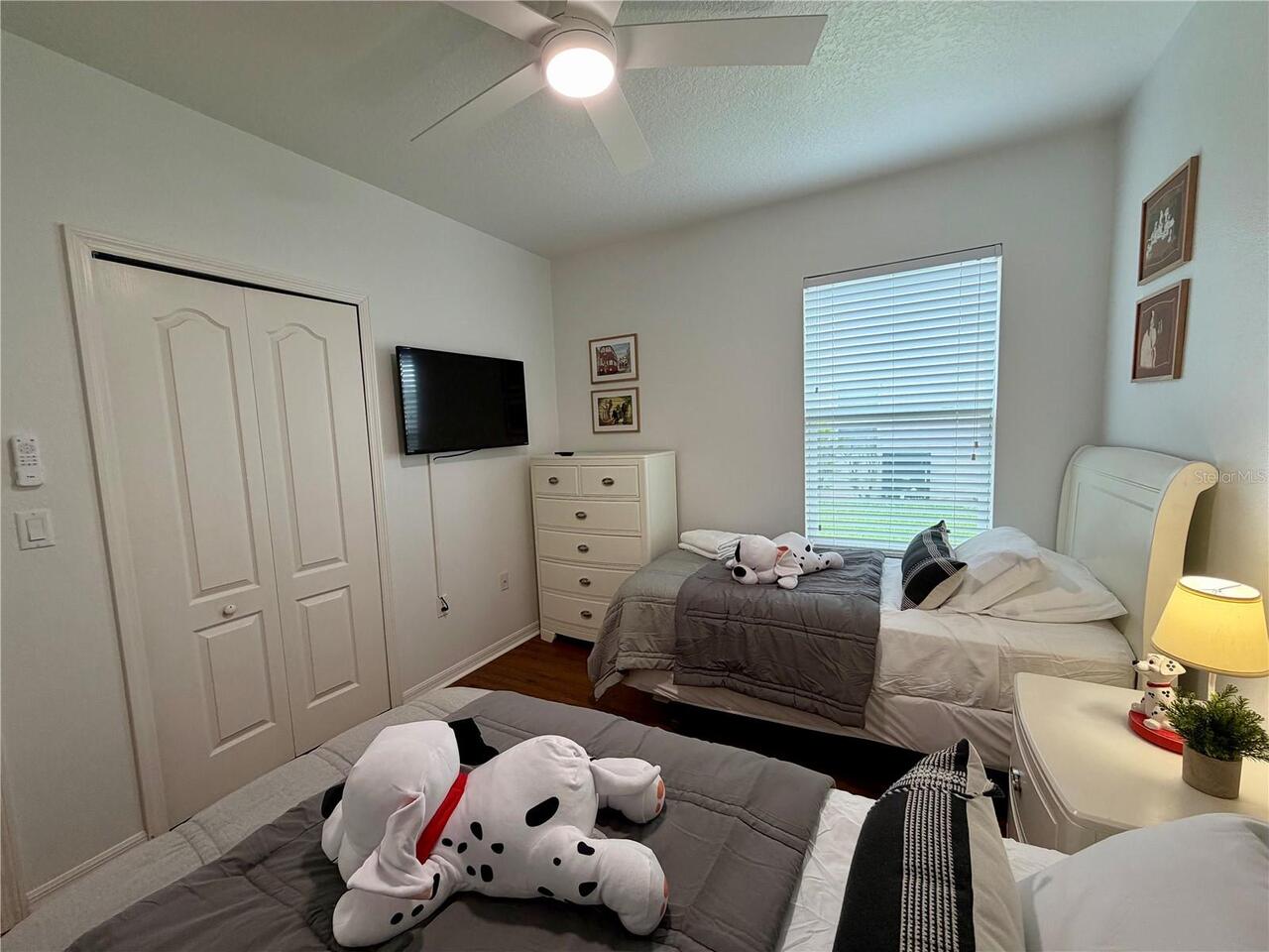 Listing Photo 12